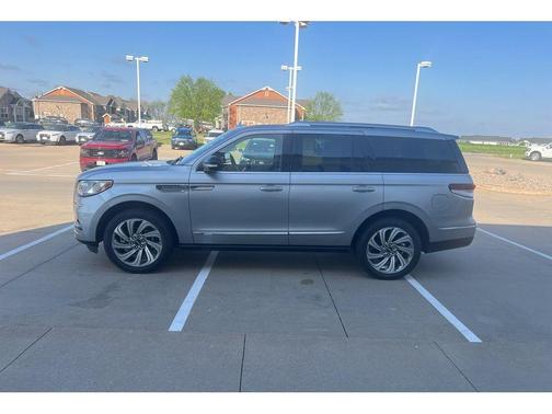 SILVER RADIANCE 2023 Lincoln Navigator RESERVE