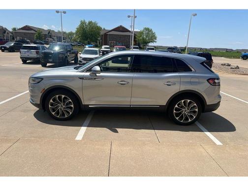 Silver Radiance 2023 Lincoln Nautilus Reserve