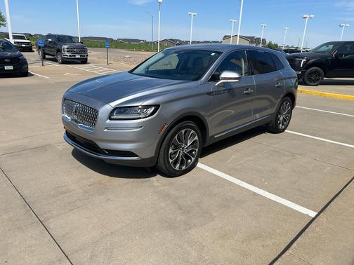 Silver Radiance 2023 Lincoln Nautilus Reserve