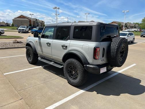 Avalanche Gray 2026 Ford Bronco Badlands
