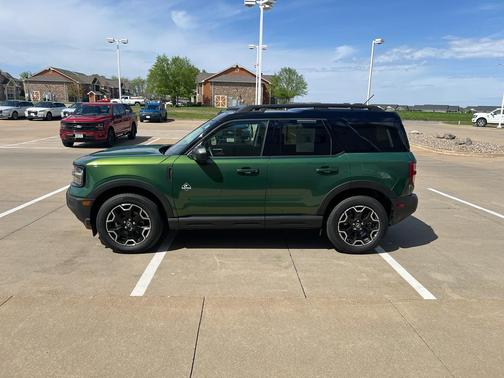 Eruption Green Metallic 2025 Ford Bronco Sport Outer Banks