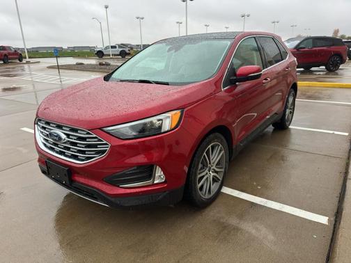 2022 Ford Edge Titanium