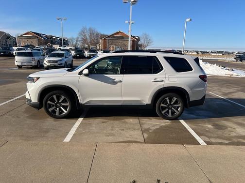 2025 Honda Pilot Touring