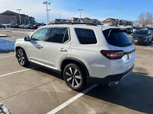 2025 Honda Pilot Touring