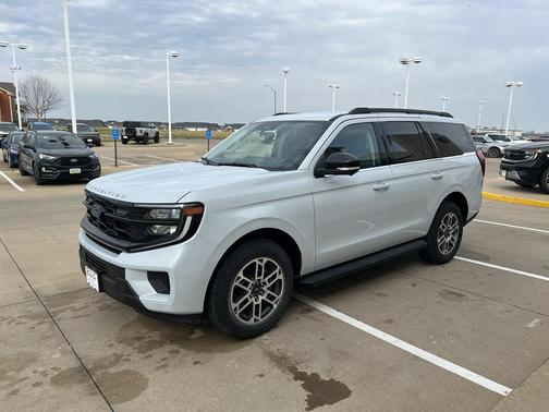 2026 Ford Expedition Active