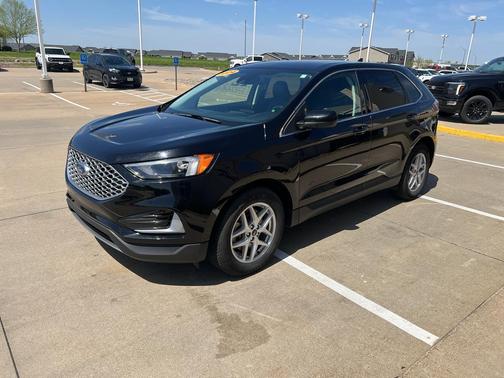 Agate Black Metallic 2024 Ford Edge SEL