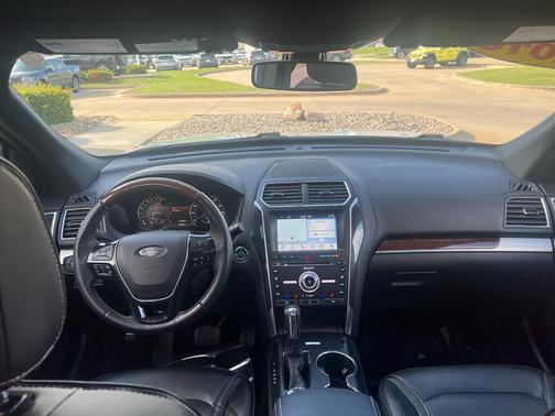 White Platinum Tri-Coat Metallic 2018 Ford Explorer Platinum