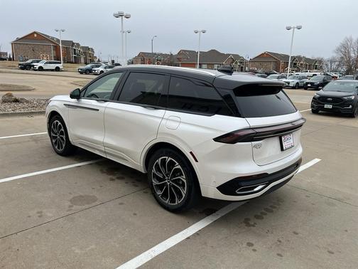 2024 Lincoln Nautilus Reserve