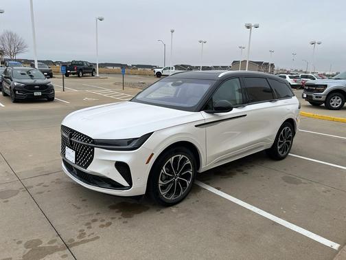 2024 Lincoln Nautilus Reserve