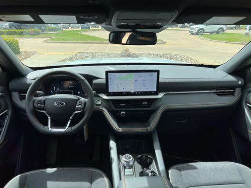 Space White Metallic 2026 Ford Explorer Tremor