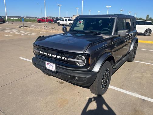 2024 Ford Bronco Outer Banks