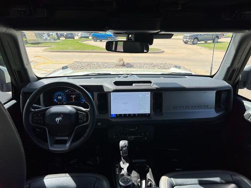 Desert Sand 2025 Ford Bronco Outer Banks
