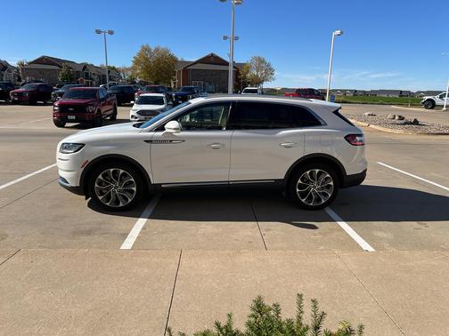 2023 Lincoln Nautilus Reserve