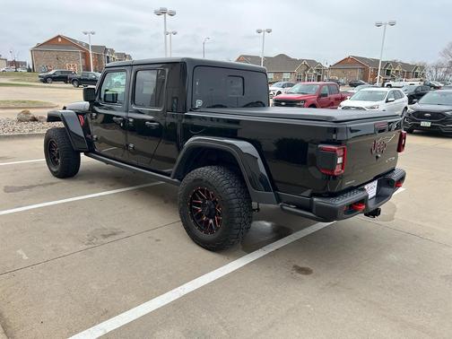 Black Clearcoat 2024 Jeep Gladiator Rubicon