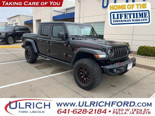 Black Clearcoat 2024 Jeep Gladiator Rubicon