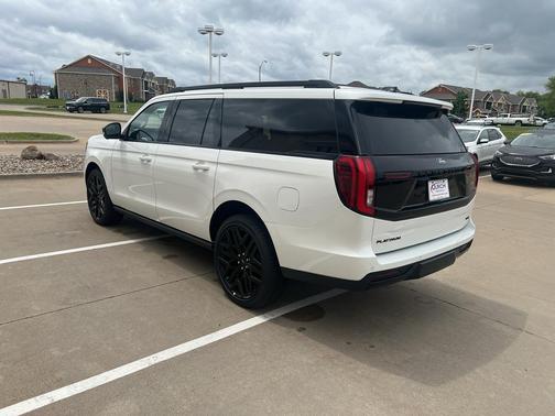 Star White 2026 Ford Expedition Max Platinum