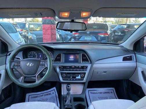 2016 Hyundai SONATA SE