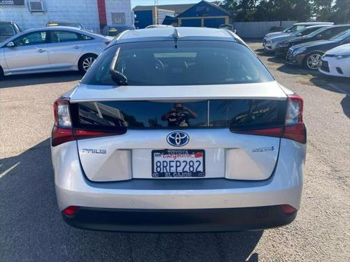 2020 Toyota Prius LE