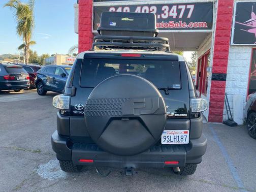 2014 Toyota FJ Cruiser Base