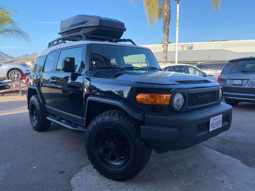 2014 Toyota FJ Cruiser Base