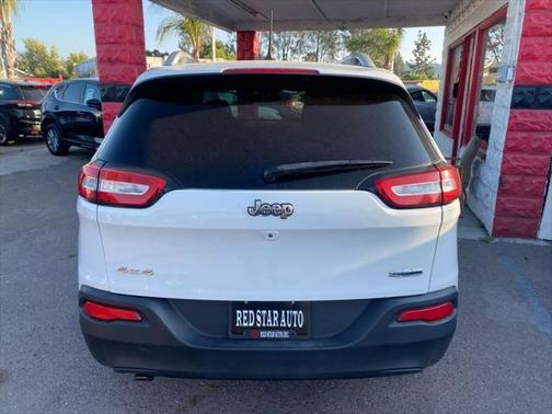 2015 Jeep Cherokee Sport