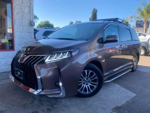2020 Toyota Sienna XLE