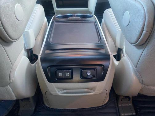 2020 Toyota Sienna XLE