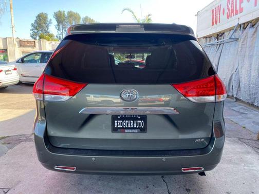 2014 Toyota Sienna XLE