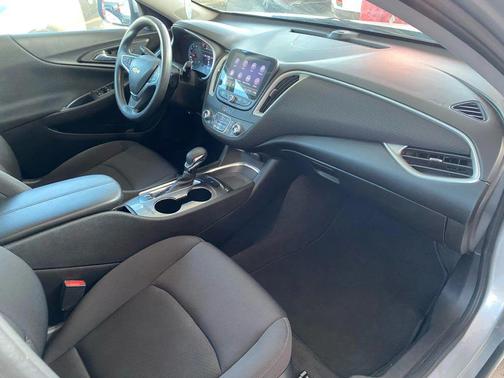 2022 Chevrolet Malibu FWD LT