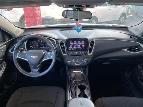 2022 Chevrolet Malibu FWD LT