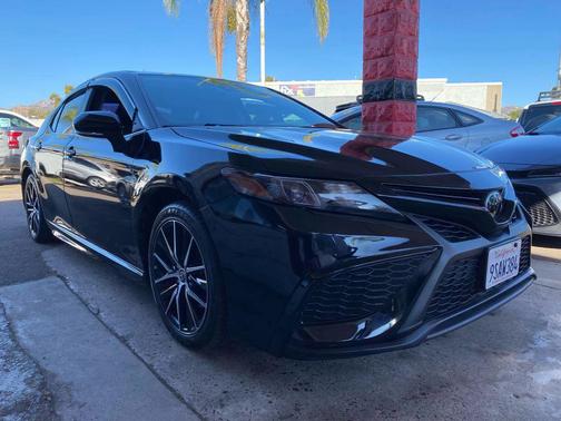 2022 Toyota Camry SE