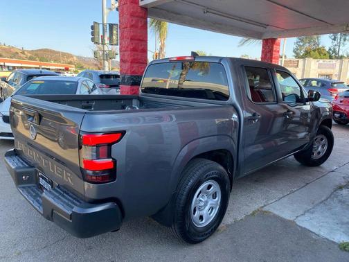2024 Nissan Frontier S