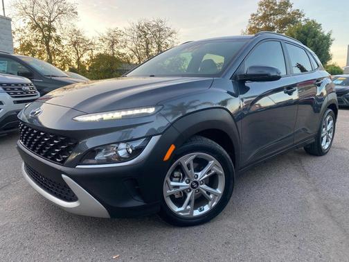 2022 Hyundai KONA SEL
