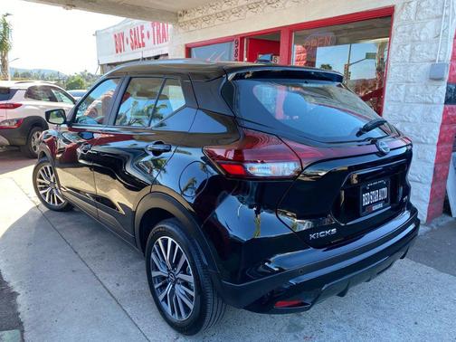 2023 Nissan Kicks SV