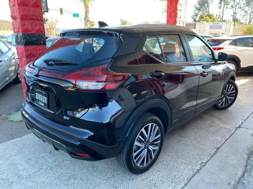 2023 Nissan Kicks SV