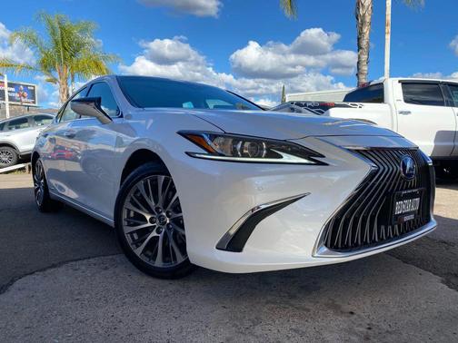 2021 Lexus ES 300h Base