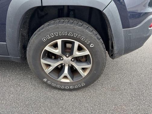 True Blue Pearlcoat 2014 Jeep Cherokee Trailhawk