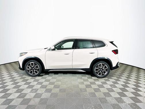 Dune Grey Metallic 2026 BMW X1 xDrive28i