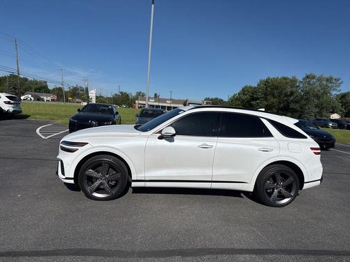 Uyuni White 2022 Genesis GV70 2.5T AWD