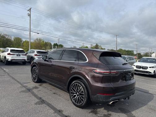Mahogany Metallic 2019 Porsche Cayenne Cayenne
