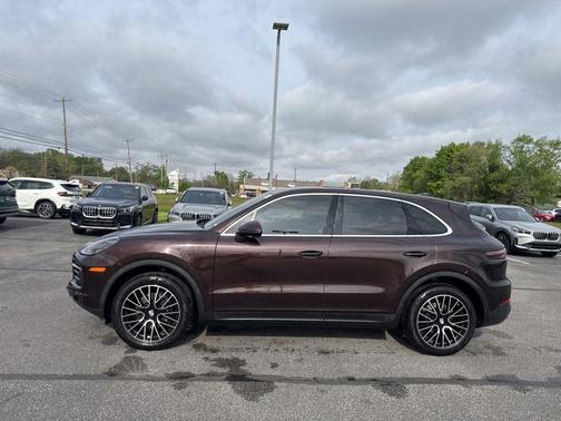 Mahogany Metallic 2019 Porsche Cayenne Cayenne