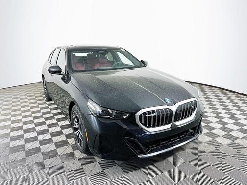 Black Sapphire Metallic 2026 BMW i5 xDrive40