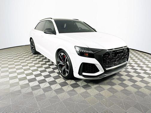 Glacier White Metallic 2024 Audi RS Q8 4.0T