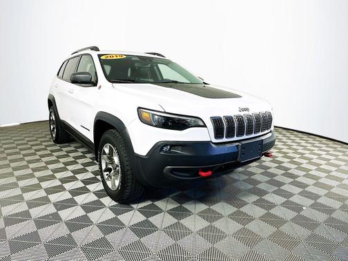 Bright White Clearcoat 2019 Jeep Cherokee Trailhawk Elite
