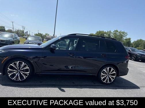Carbon Black Metallic 2027 BMW X7 xDrive40i