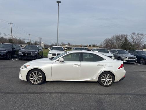 2016 Lexus IS 300 Base