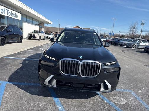 2025 BMW X7 xDrive40i