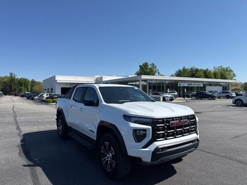 Summit White 2025 GMC Canyon AT4