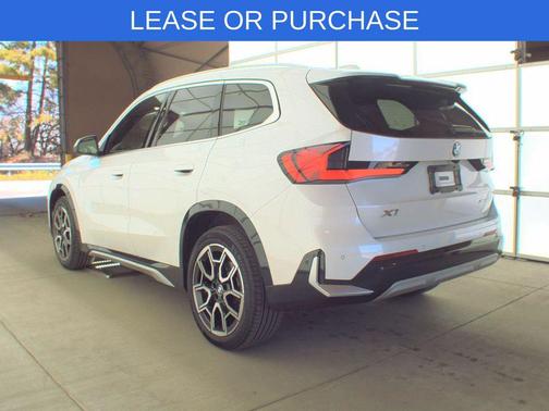 Mineral White Metallic 2025 BMW X1 xDrive28i