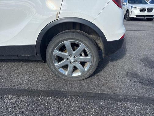 Summit White 2019 Buick Encore Essence